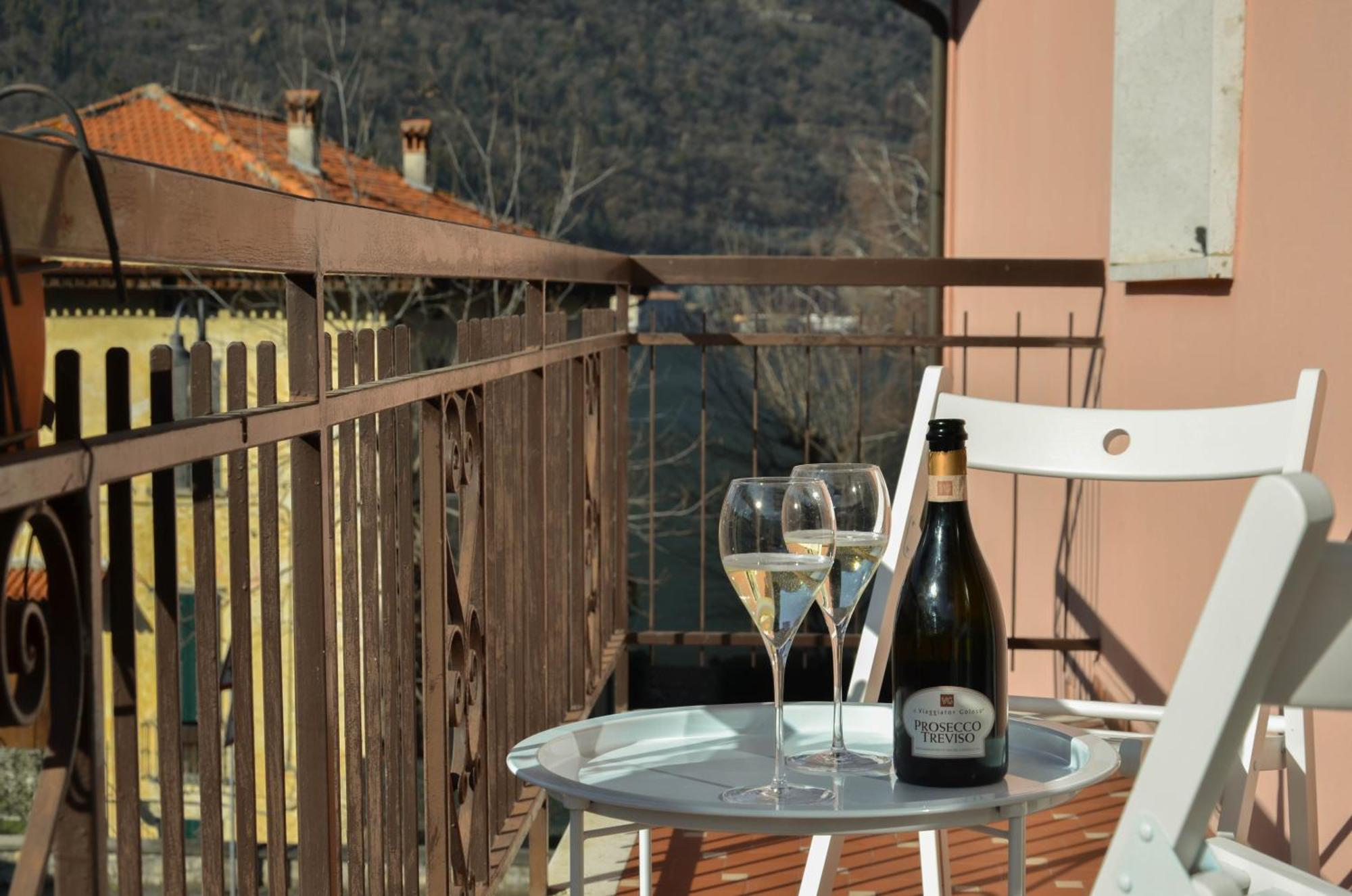 Blue Lagoon Home Sulzano Εξωτερικό φωτογραφία